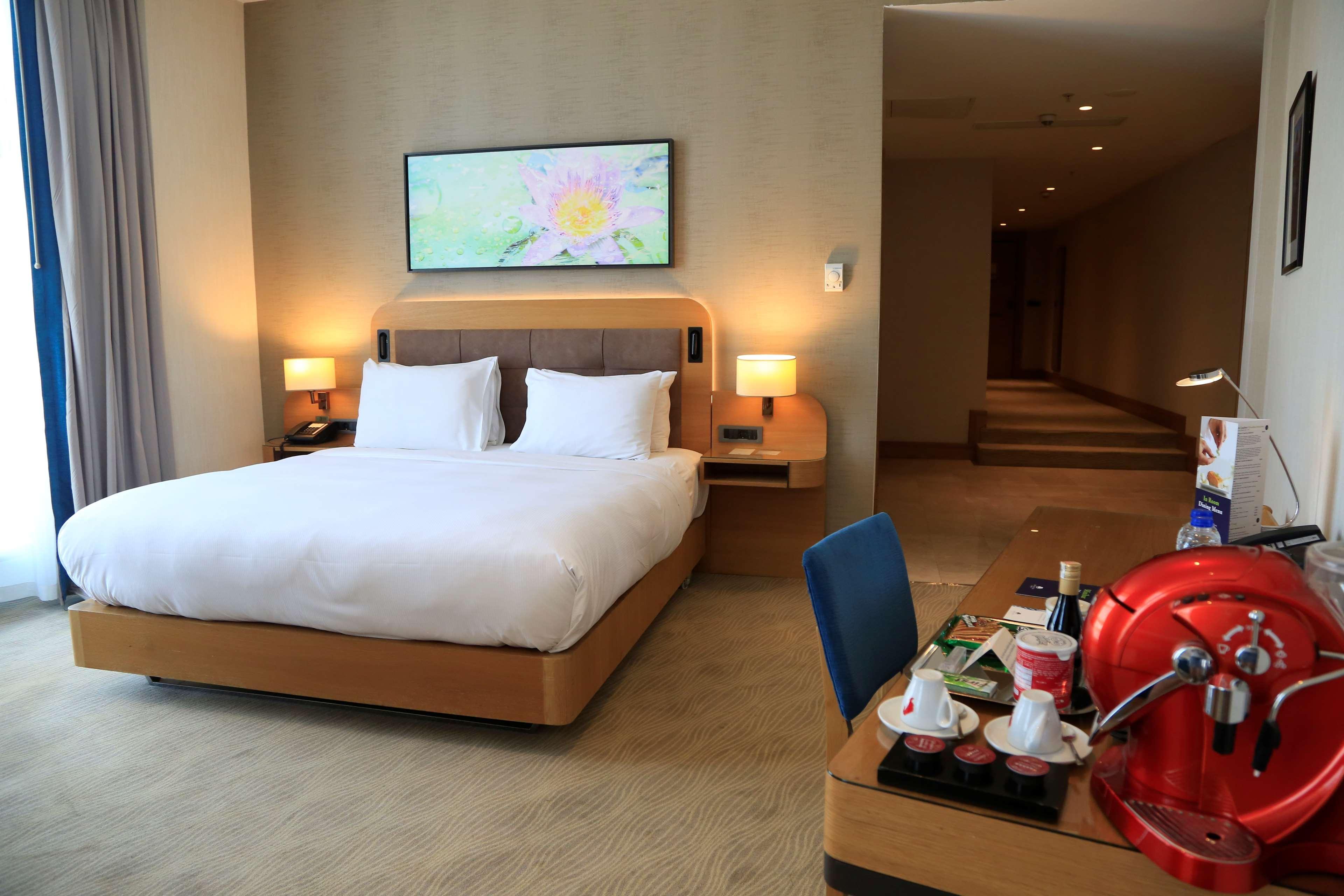 Doubletree By Hilton Hotel Istanbul - Tuzla Exterior foto