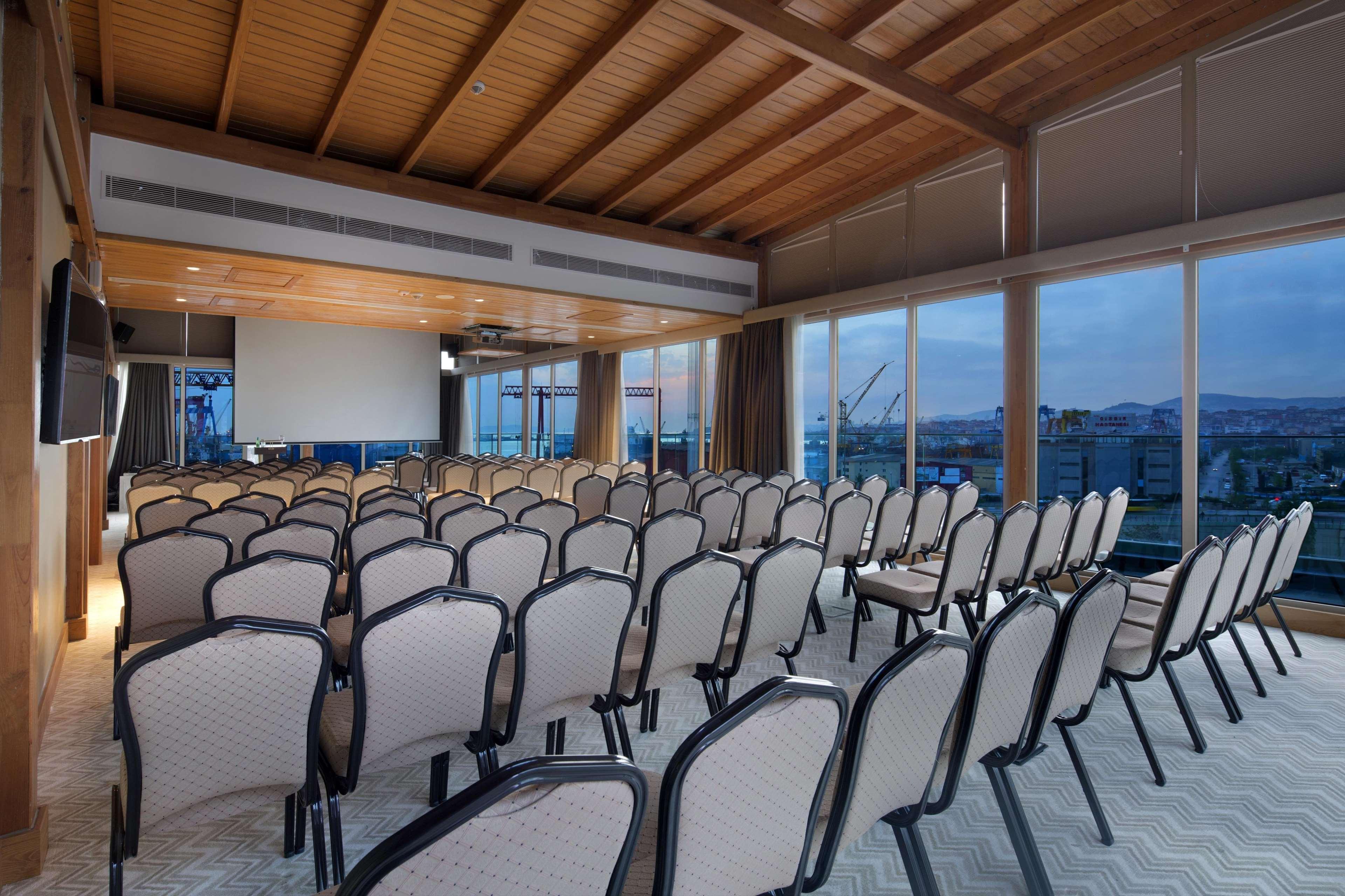 Doubletree By Hilton Hotel Istanbul - Tuzla Exterior foto