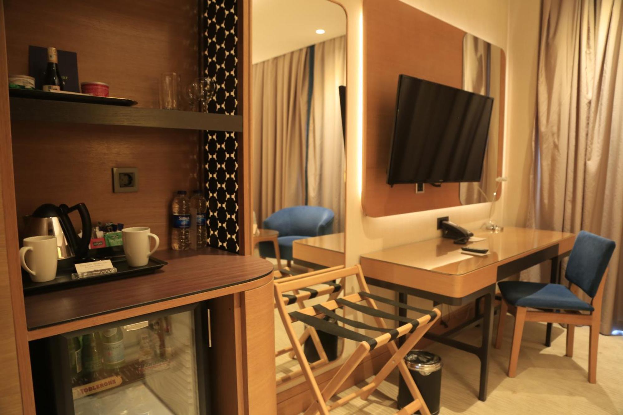 Doubletree By Hilton Hotel Istanbul - Tuzla Exterior foto